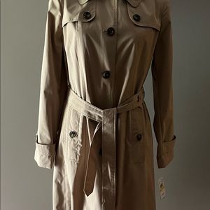 Tower by London Fog Women’s size M Trenchcoat